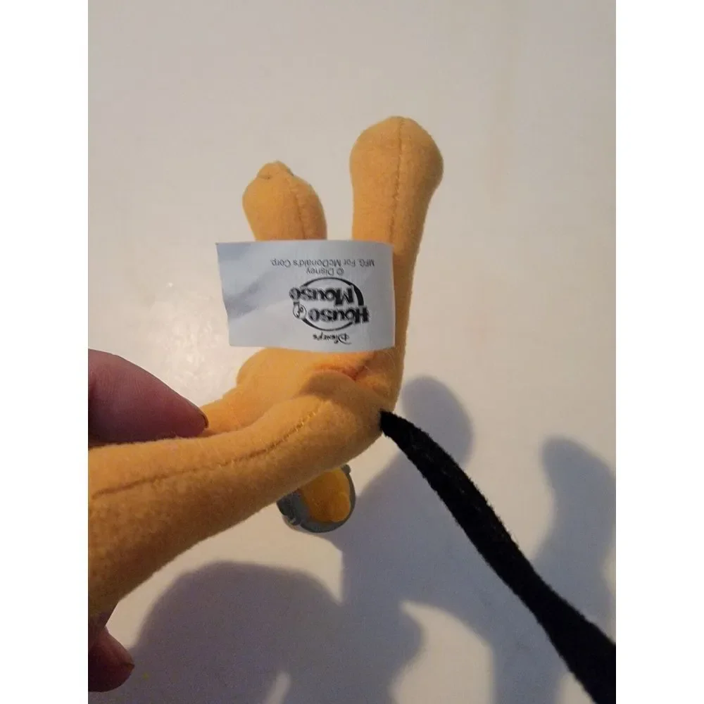 DISNEY'S Pluto 4